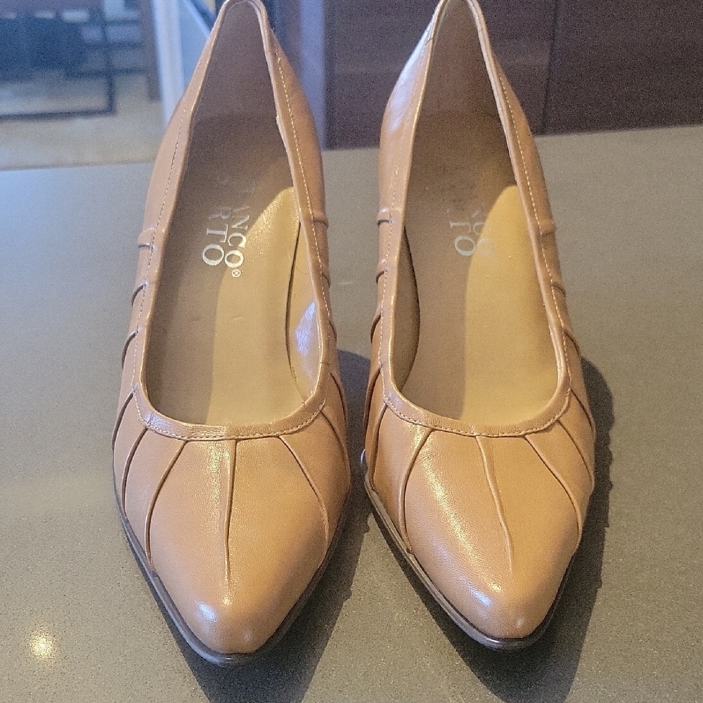 Franco Sarto Women's Classic Brown Heels